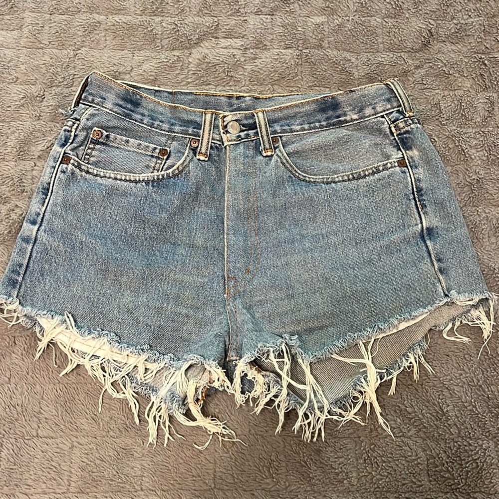 Vintage Levi’s 550 Classic Cut Off Shorts SZ 28 Same Day Ship 💅🏾📦